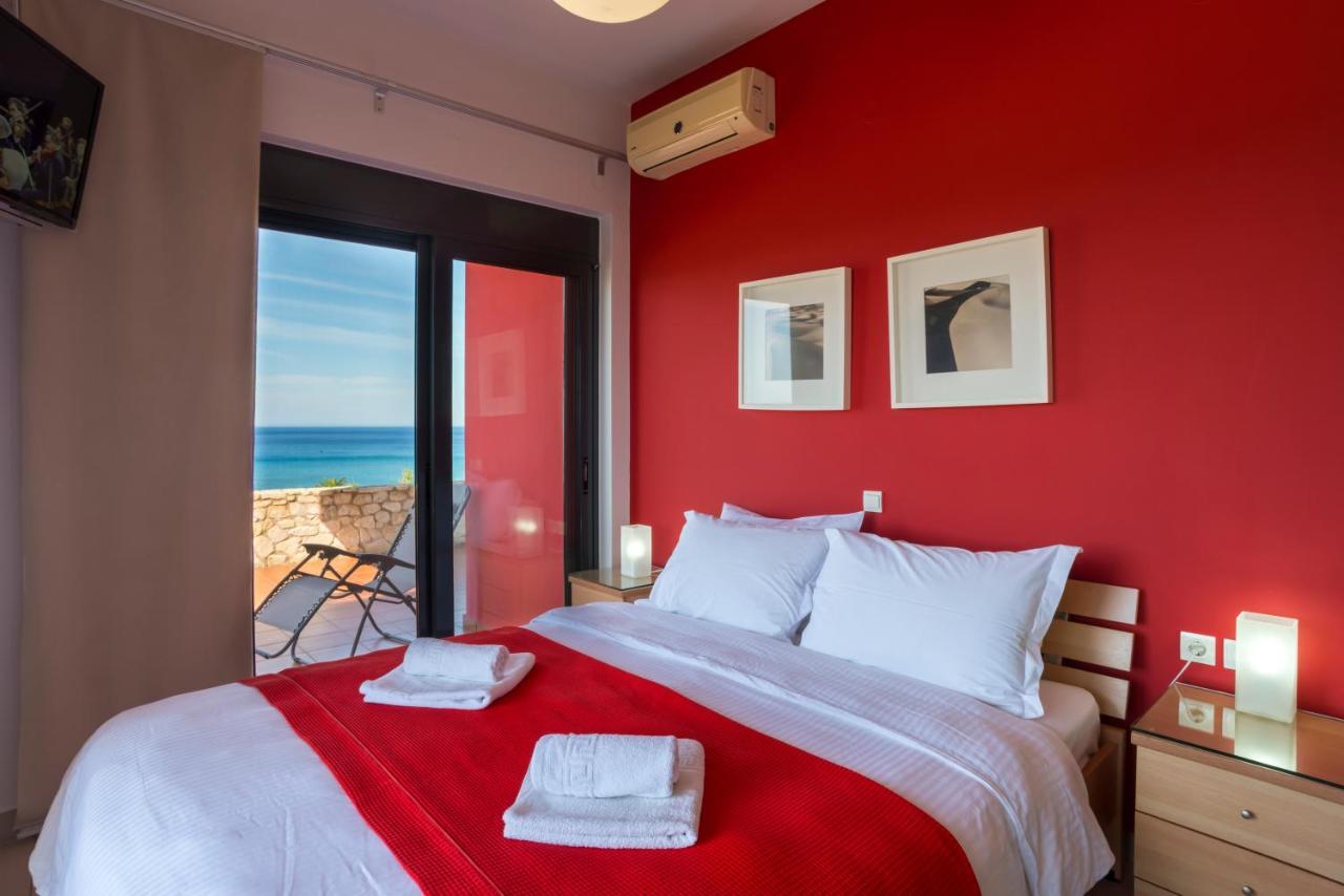 Caravella Luxury Apartments Palaiochora Exterior foto