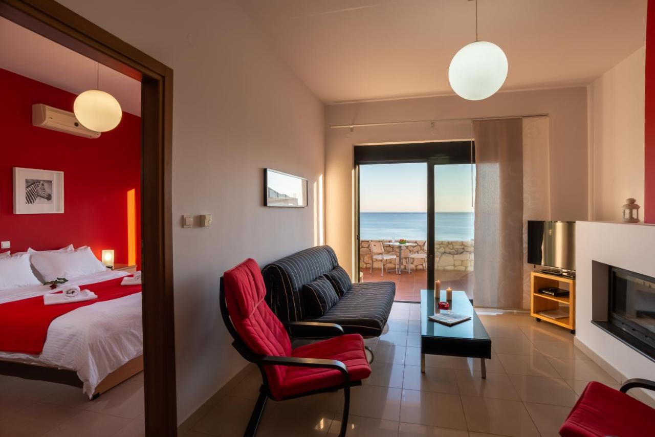 Caravella Luxury Apartments Palaiochora Exterior foto