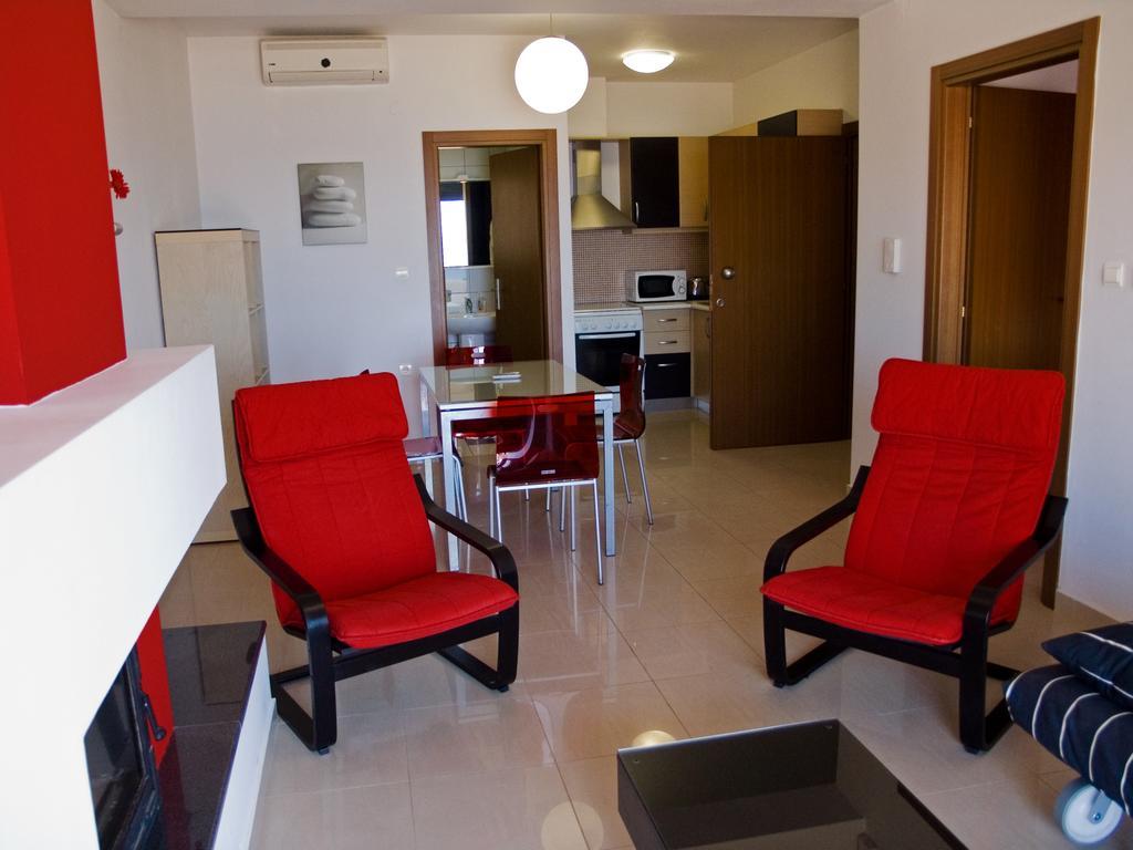 Caravella Luxury Apartments Palaiochora Exterior foto