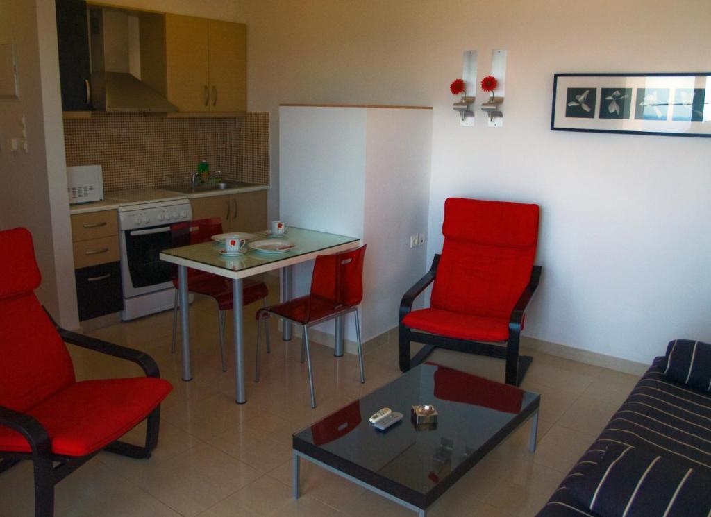 Caravella Luxury Apartments Palaiochora Exterior foto