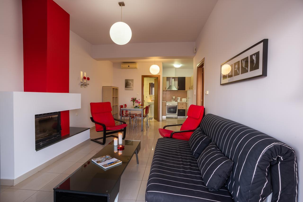 Caravella Luxury Apartments Palaiochora Exterior foto